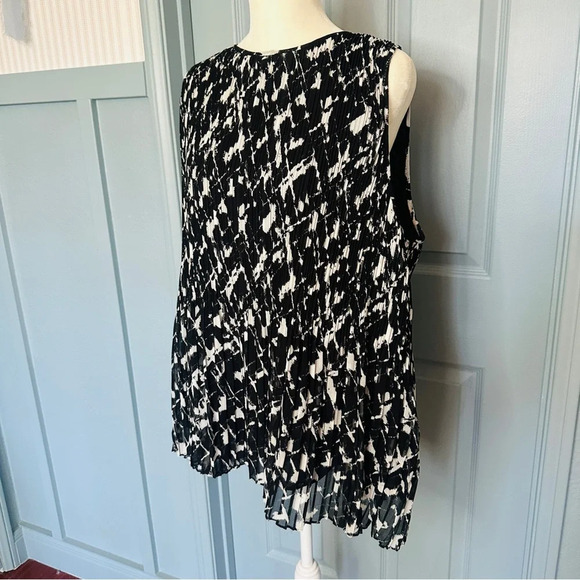 NEW Halogen Women’s XXL Black and White Pleated Tank Top Blouse - Picture 2 of 8